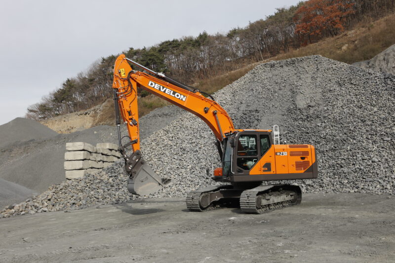 DEVELON DX230LC-9