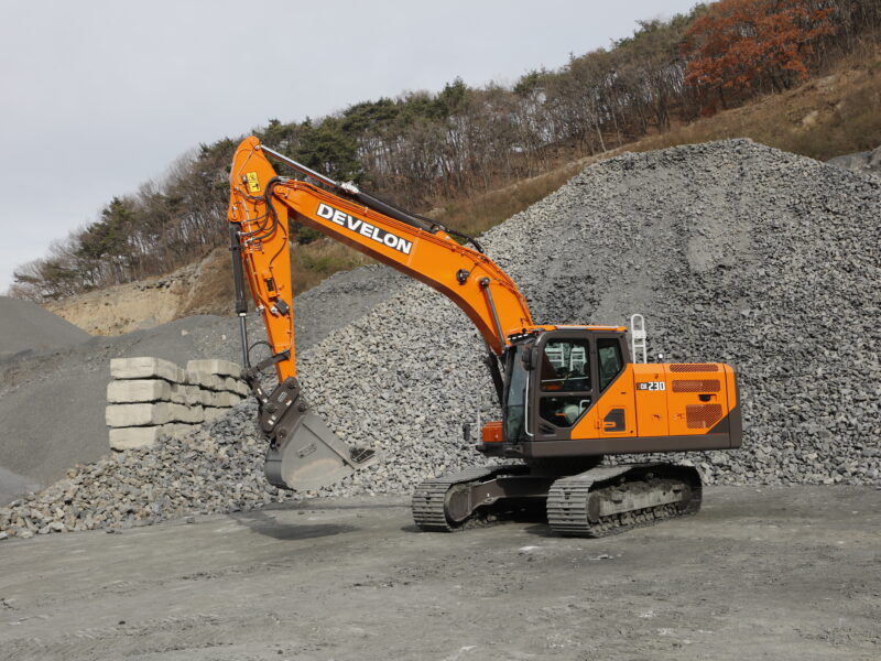 DEVELON DX230LC-9